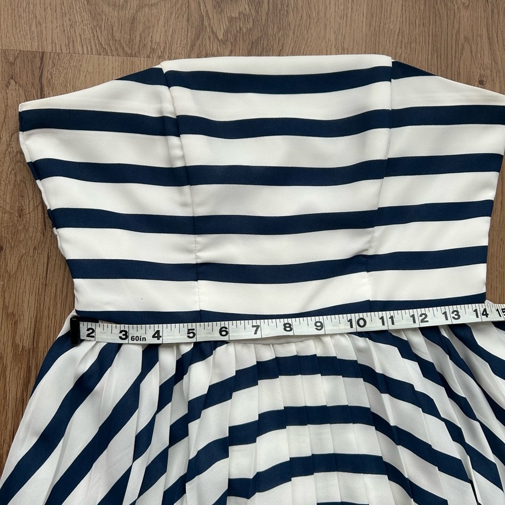 BB Dakota Strapless Navy White Striped Fit & Flare Dress Size 4 - Picture 7 of 8
